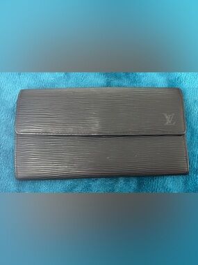 Louis Vuitton Black Epi Leather Wallet EUC